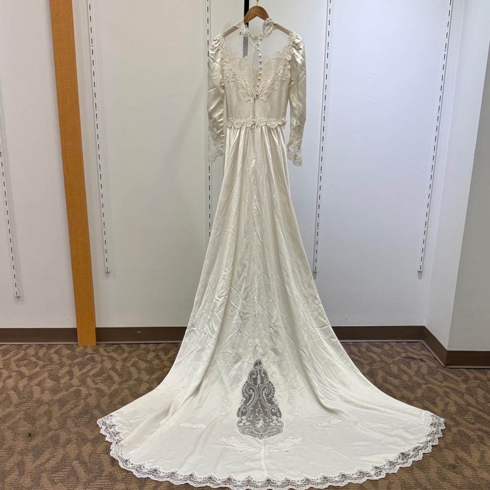 Vintage Long-Sleeve Lace & Satin Wedding Gown | Size 8